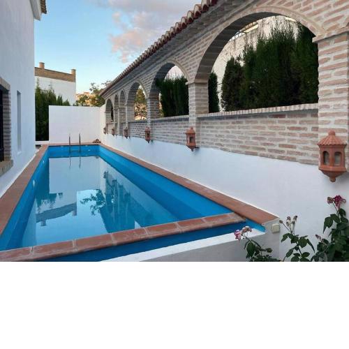 - Preciosa casa con Piscina - Cerca del centro