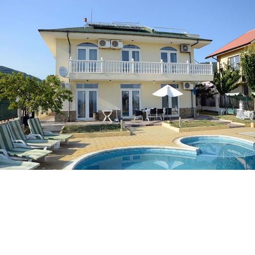 Вила Жаклин - Private House Jaklin with Pool