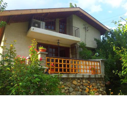 Къща за гости Каза Роза - Swiss Style Chalet Casa Rosa Guest House