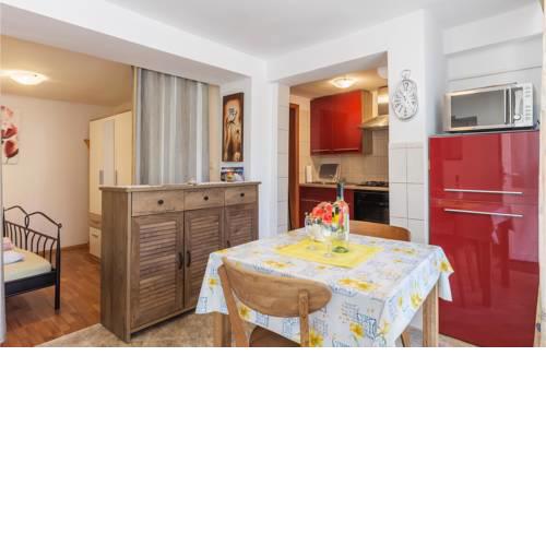 0-Bedroom Apartment in Pula