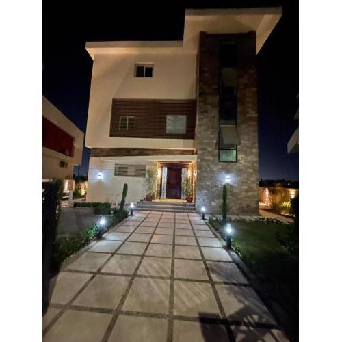 فيلا فندقيه الايجار اليومي 01068880306