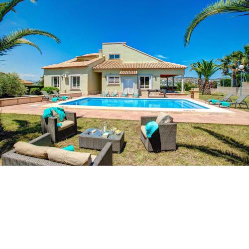 0339 Villa Fresno