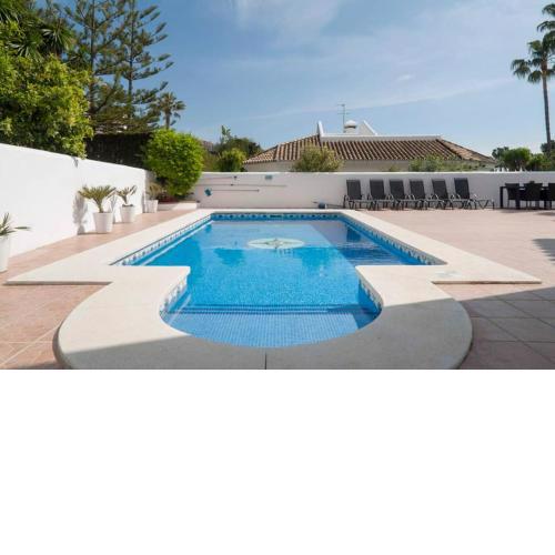 049 - Modern & Spacious Holiday Villa With Private Pool