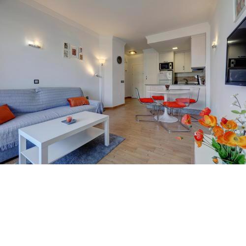 074 - Fabulous Sea View Apartment in Benal Beach Complex