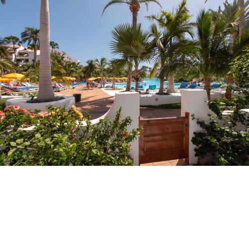 1 bed apartment near the pool