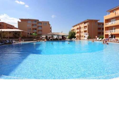 1 Bed Apt with Views,Sunny Day 6