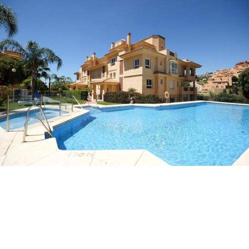 1 bed penthouse apt in Calahonda