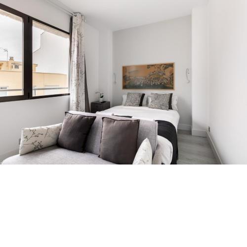1 bedroom 1 bathroom furnished - Recoletos - modern functional - MintyStay