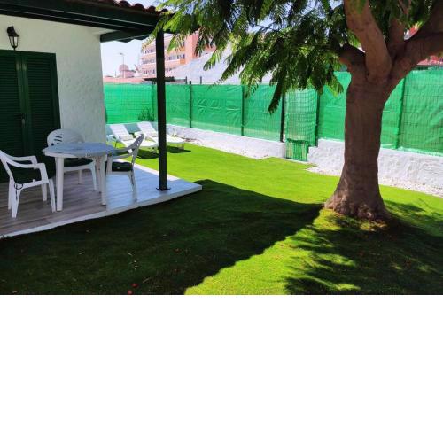 1 bedroom bungalow next Yumbo Center. free parking