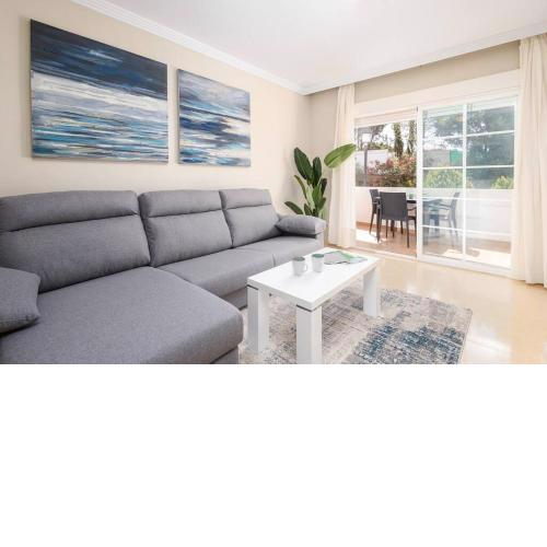 1 bedroom Golden Banús, walk everywhere! RDR305