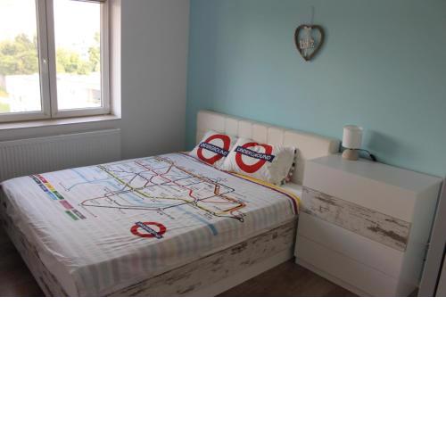 1 BR Sweet mountain view home
