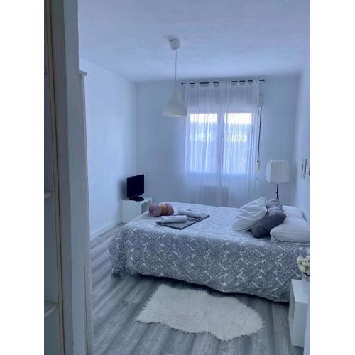 1 linea de playa poniente, puerto deportivo recien reformado
