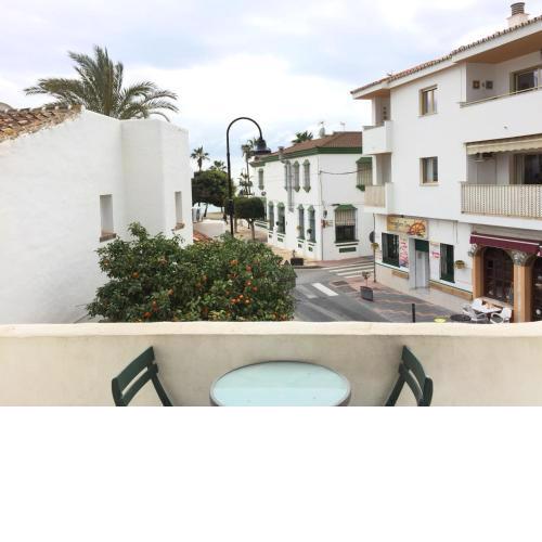 1½ min. walk from the beach