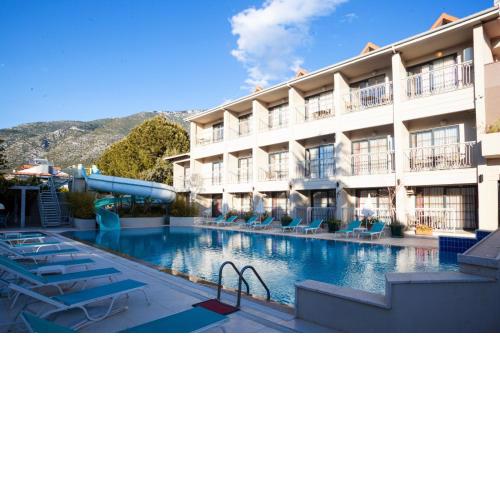 1 Room, Luxury shared pool apartment