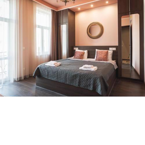 1001 Nights ~ in a Beautiful Two-Bedroom Apartment