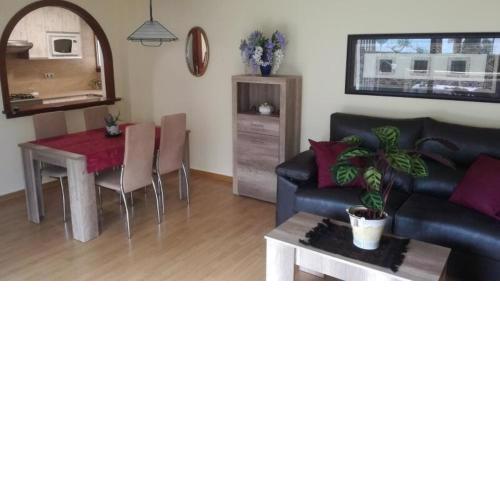 100m2 big apartment private garden and pool/ 100m2 gran apartamento jardin privado y piscina / Acogedor apartamento en zona tranquila y agradable