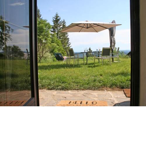 1050m mit Fernsicht, Gartenstudio in den Bergen