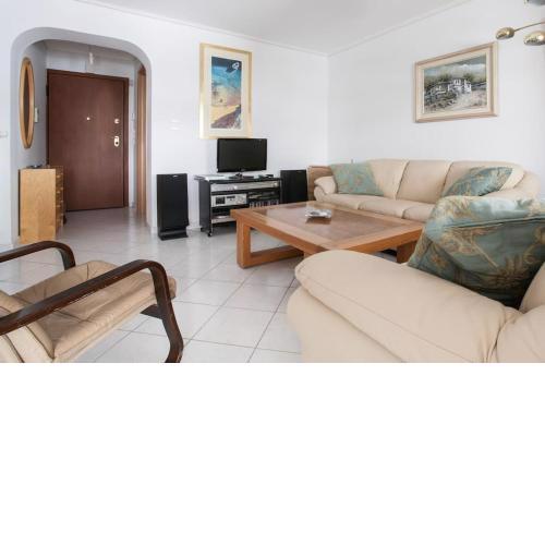 10min walk from ACROPOLIS !!!
