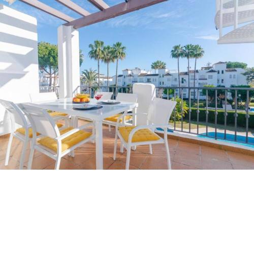 11226 - Modern beach side duplex penthouse.