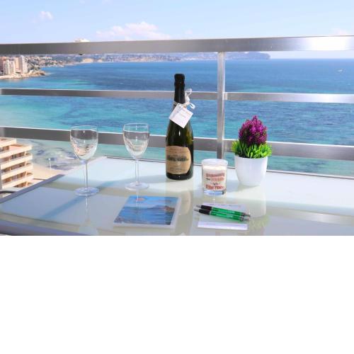 11F 2 dormitorios con vistas al mar