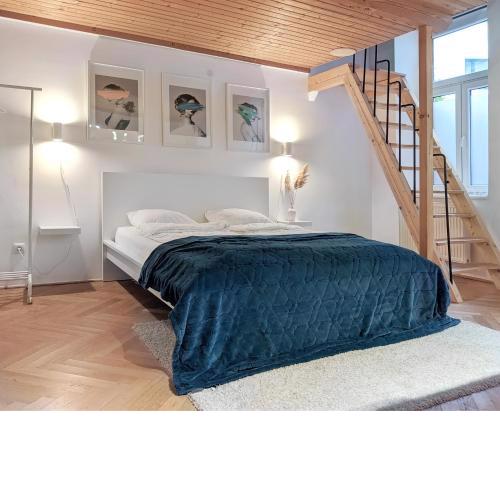 12 min to the City Center! Designer Apartment