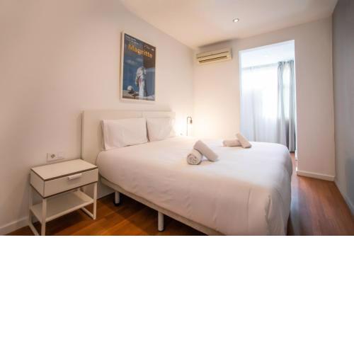 12CRC469 - Big & Cozy 2bed Apartment in the city