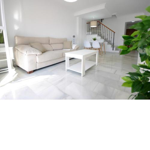 135 Livingtarifa Luna