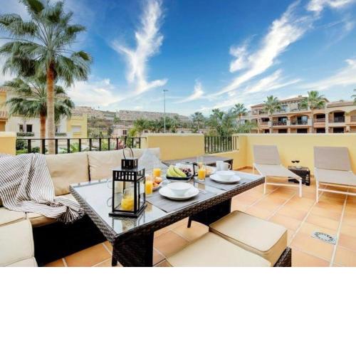 15 Noria Azul Sunny Apartment, Terrace, Pool, WiFi!