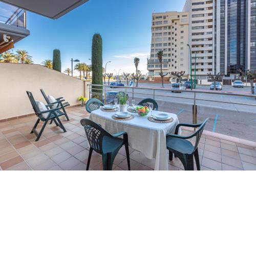 161-Apartamento con vistas al mar a 100 m de la playa y en el centro de Empuriabrava-Empurialola