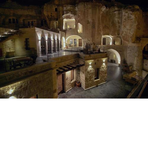 1811 Cave Hotel