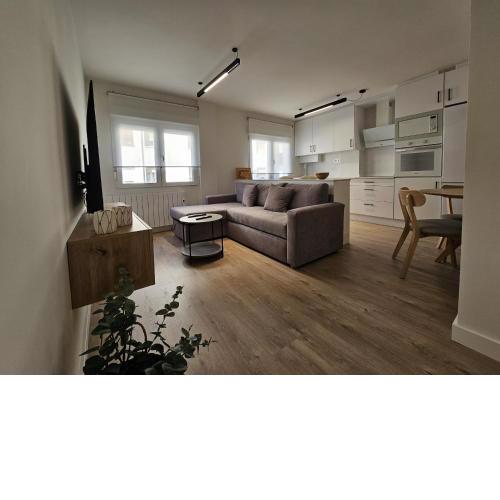 1A102 Moderno y amplio apartamento