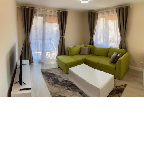 2 bed 2 bath, 4 min walk to slope, Predela2, Bansko