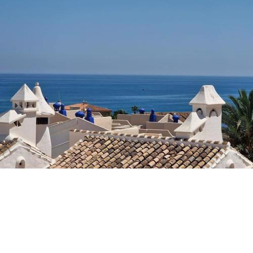 2 bed. amazing sea views
