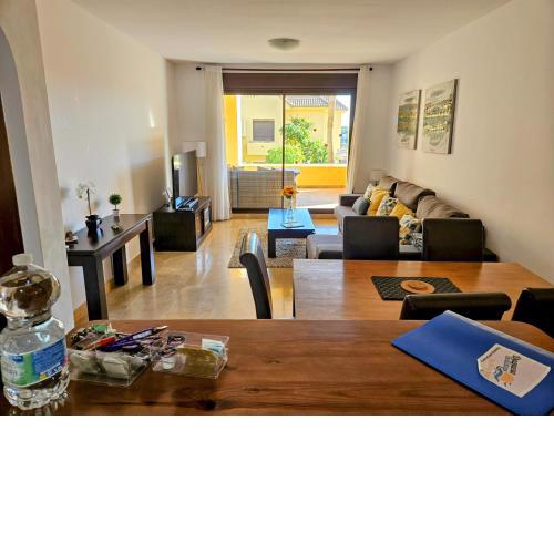 2 bed apartment with 5 pools