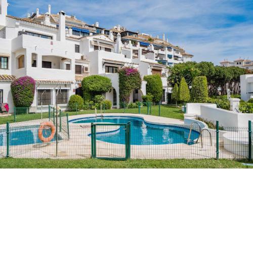 2 bed close to Puerto Banus