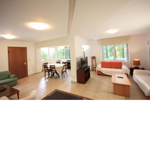 2 Bedroom Apartment 120square meters & Park View
