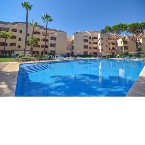 2 bedroom apartment next to the beach in Elviria, Marbella