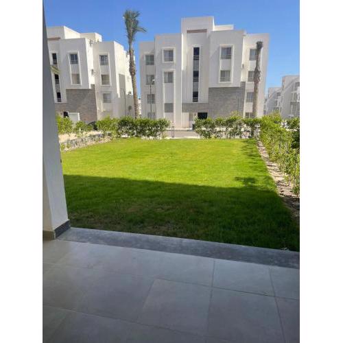 2 bedroom Chalet with garden for rent at Amwaj north cost