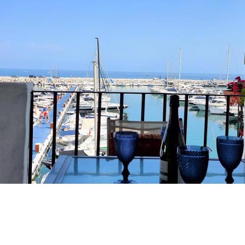 2 Bedroom Frontline Puerto Banús BEST views RDR299