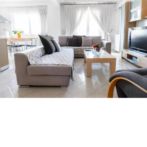 2 bedroom holiday flat, renovated, in the centre