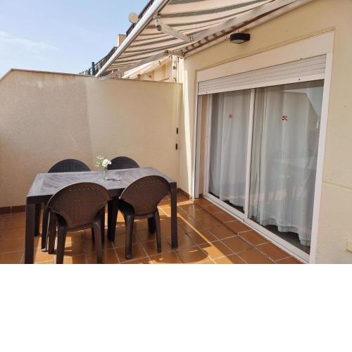 2 bedroomed, penthouse Apartment with sea and mountain views