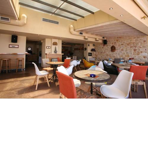 2 bedrooms appartement at Akrogiali 10 m away from the beach with sea view enclosed garden and wifi