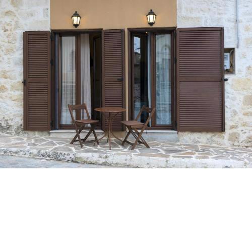 2 bedrooms appartement with enclosed garden and wifi at Ρούστικα