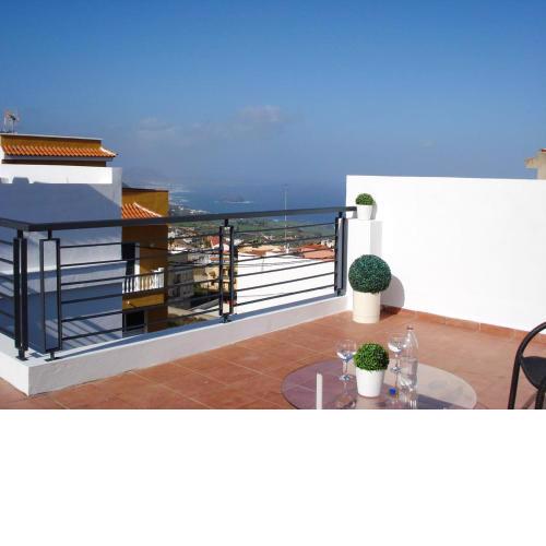 2 bedrooms appartement with sea view terrace and wifi at Icod de los Vinos 3 km away from the beach