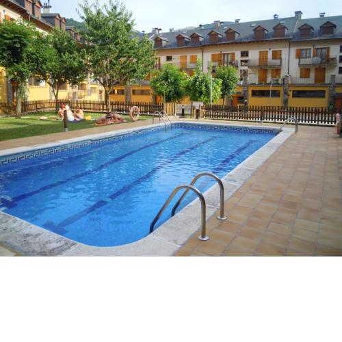 2 bedrooms appartement with shared pool at Benasque
