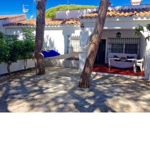 2 bedrooms house at Chiclana de la Frontera 200 m away from the beach with enclosed garden and wifi