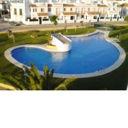 2 bedrooms house with shared pool and furnished terrace at Chiclana de la Frontera 1 km away from the beach