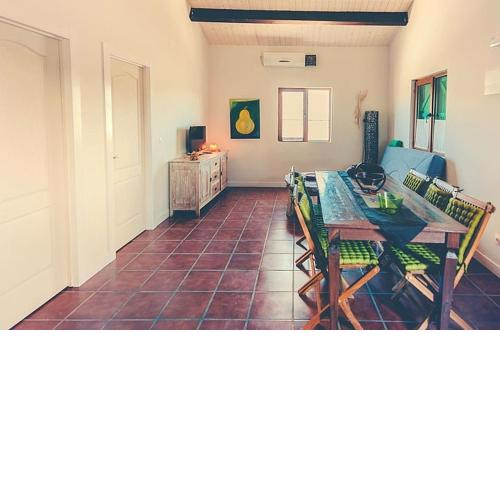 2 bedrooms house with shared pool furnished garden and wifi at Canamero