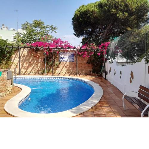 2 bedrooms villa with private pool enclosed garden and wifi at Punta Umbria