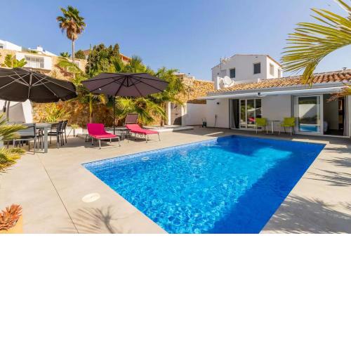 2 bedrooms villa with sea view private pool and enclosed garden at Calpe